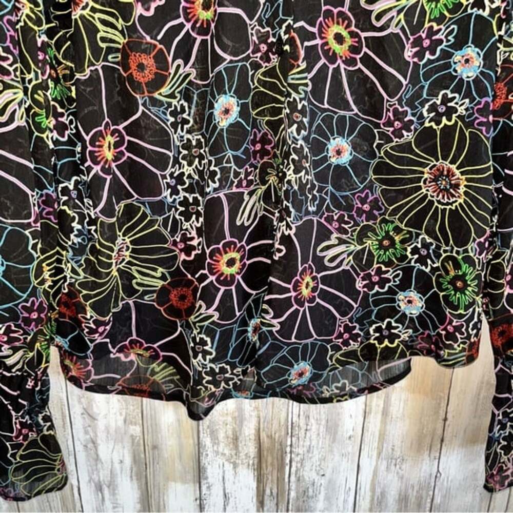 NWT Steve Madden Cameila Black Sheer Floral Button Blouse - Picture 5 of 6